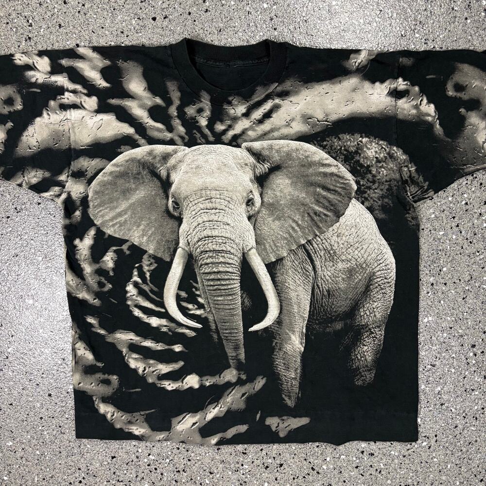 Vintage 1990s Elephant Graphic All Over Print Animal / Nature T-shirt